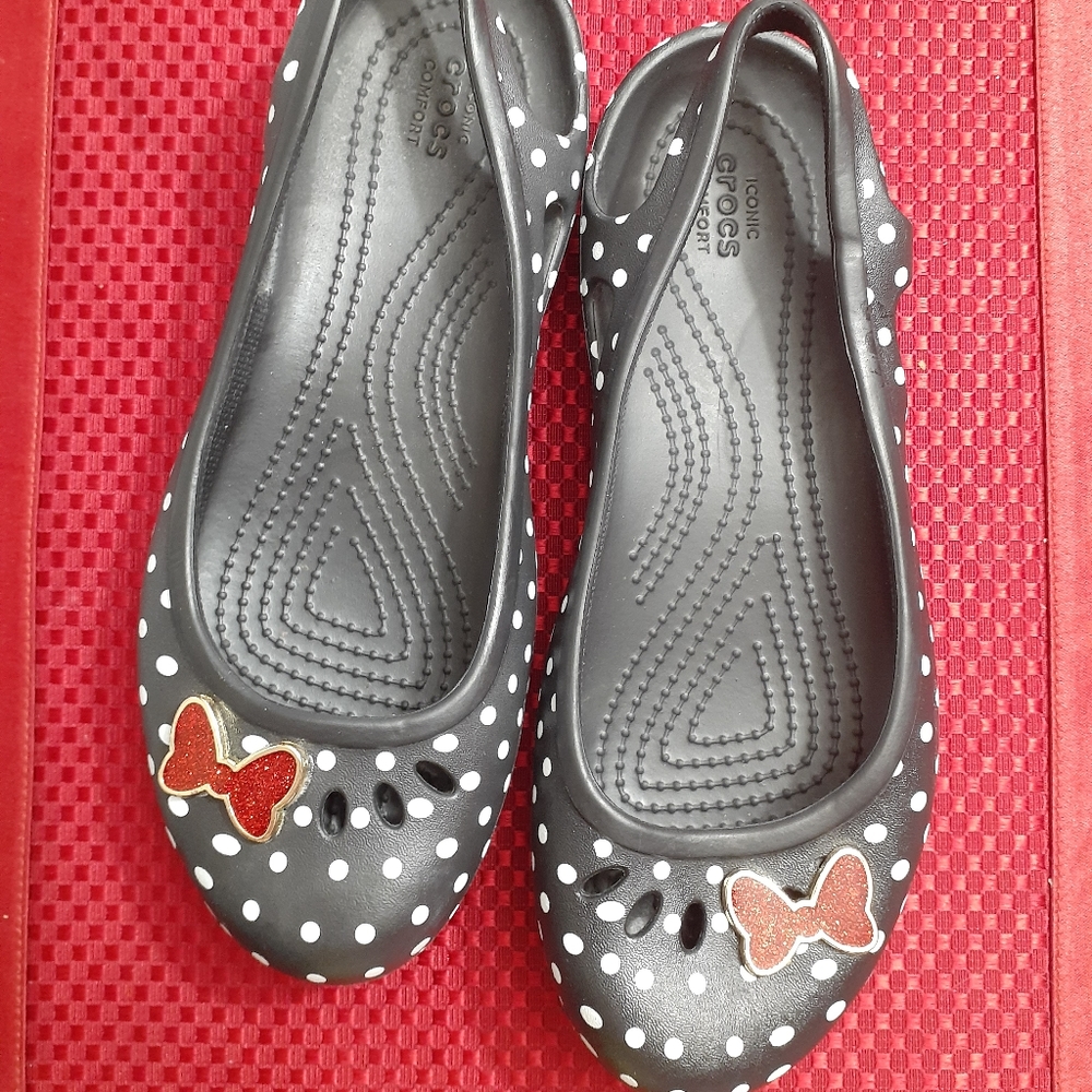 Mini mouse crocs